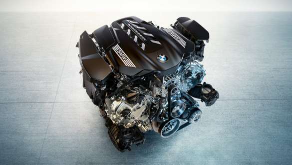  8-цилиндровый бензиновый двигатель BMW М TwinPower Turbo. 
